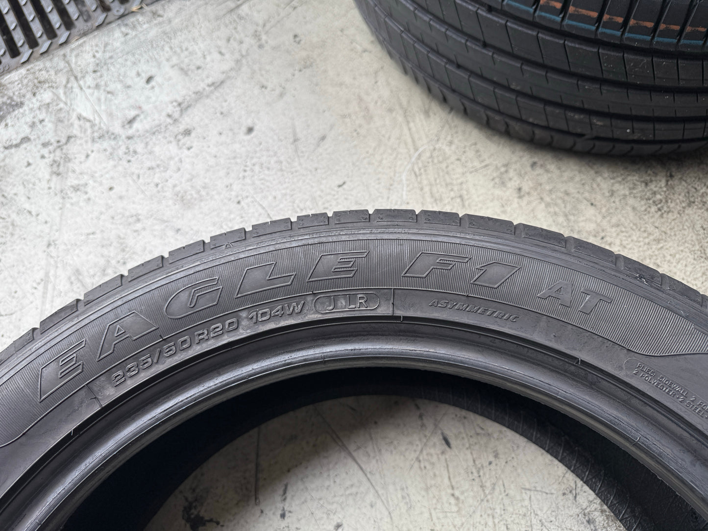 Usato: 4 Pneumatici Goodyear Eagle F1 Asymmetric SUV 4x4 235/50R20 104W XL Estivi 85-90% residui