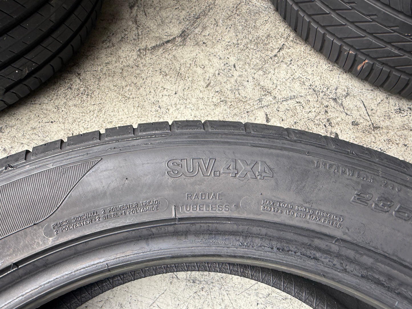 Usato: 4 Pneumatici Goodyear Eagle F1 Asymmetric SUV 4x4 235/50R20 104W XL Estivi 85-90% residui