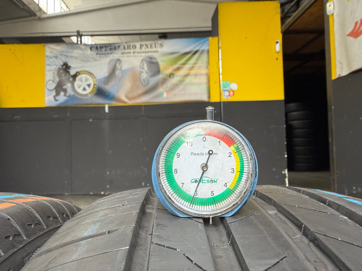 Usato: 4 Pneumatici Bridgestone Alenza 001 235/50R20 100V Estivi 85-90% residui Runflat