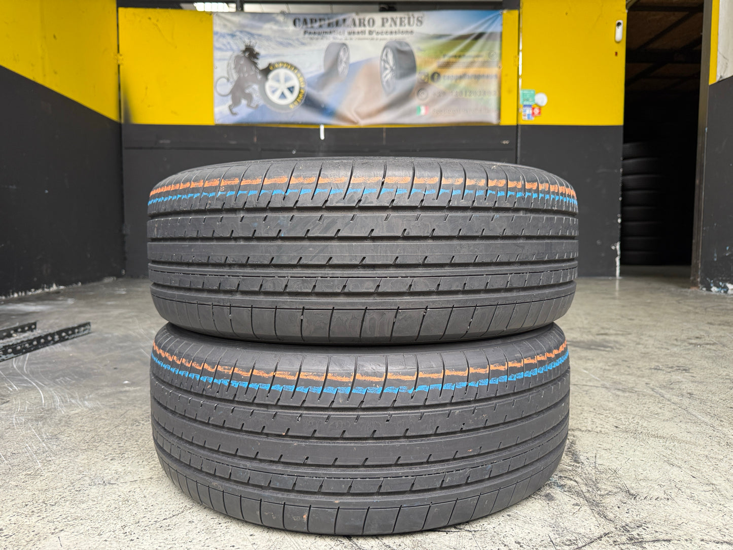 Usato: 2 Pneumatici Yokohama BluEarth-XT AE61 235/50R20 100V Estivi 95% residui