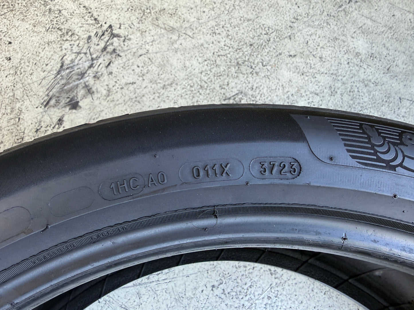 Usato: 4 Pneumatici Michelin Primacy 4 235/45R20 100V XL Estivi 85% residui DOT 37/2023