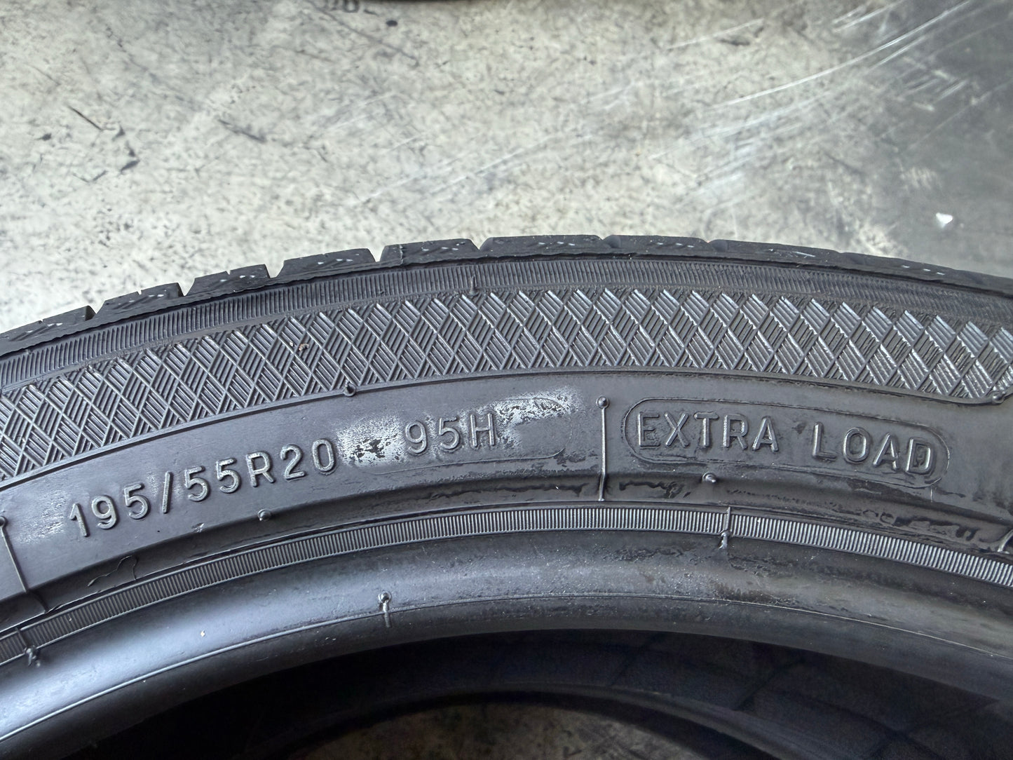 Usato: 2 Pneumatici Kleber Dynaxer UHP 195/55R20 95H XL Estivi 95% residui