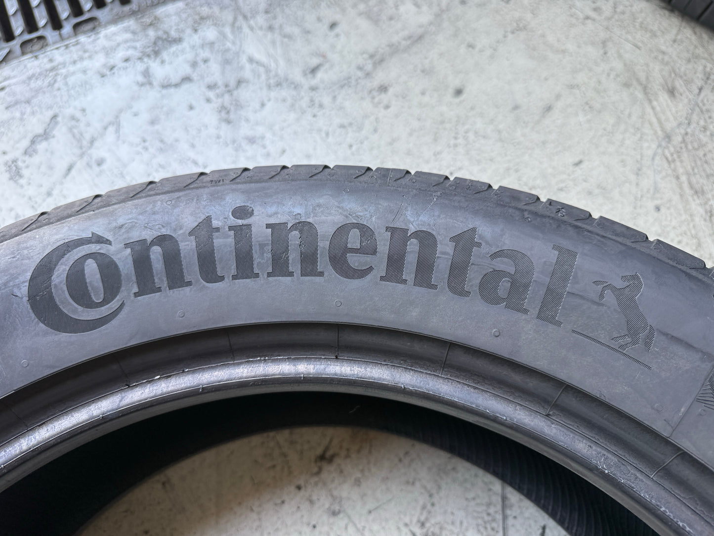Usato: 4 Pneumatici Continental PremiumContact 6 235/55R19 105V XL Estivi 80% residui