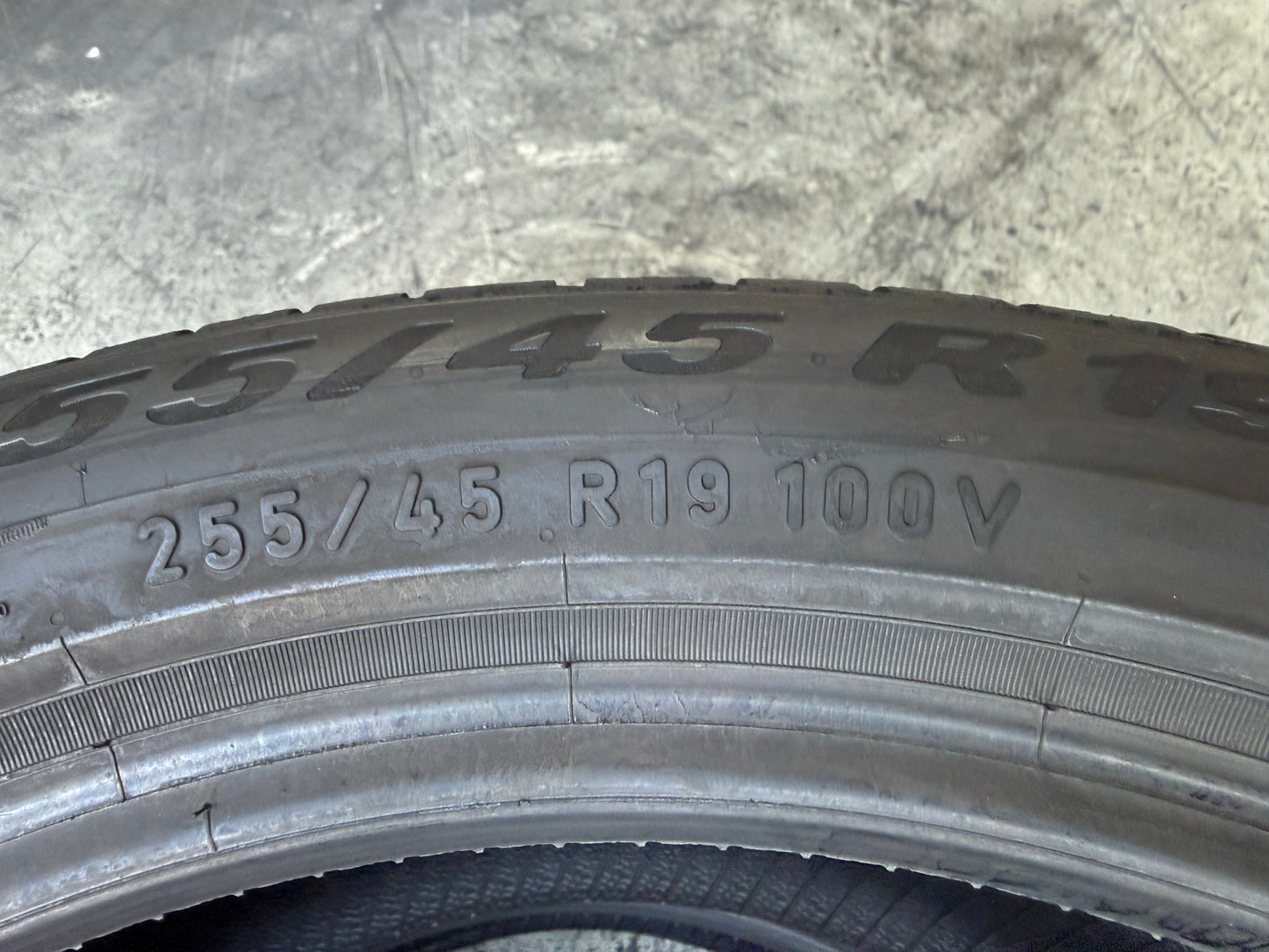 Usato: 2 Pneumatici Pirelli Scorpion 255/45R19 100V Estivi 85% residui DOT 2025