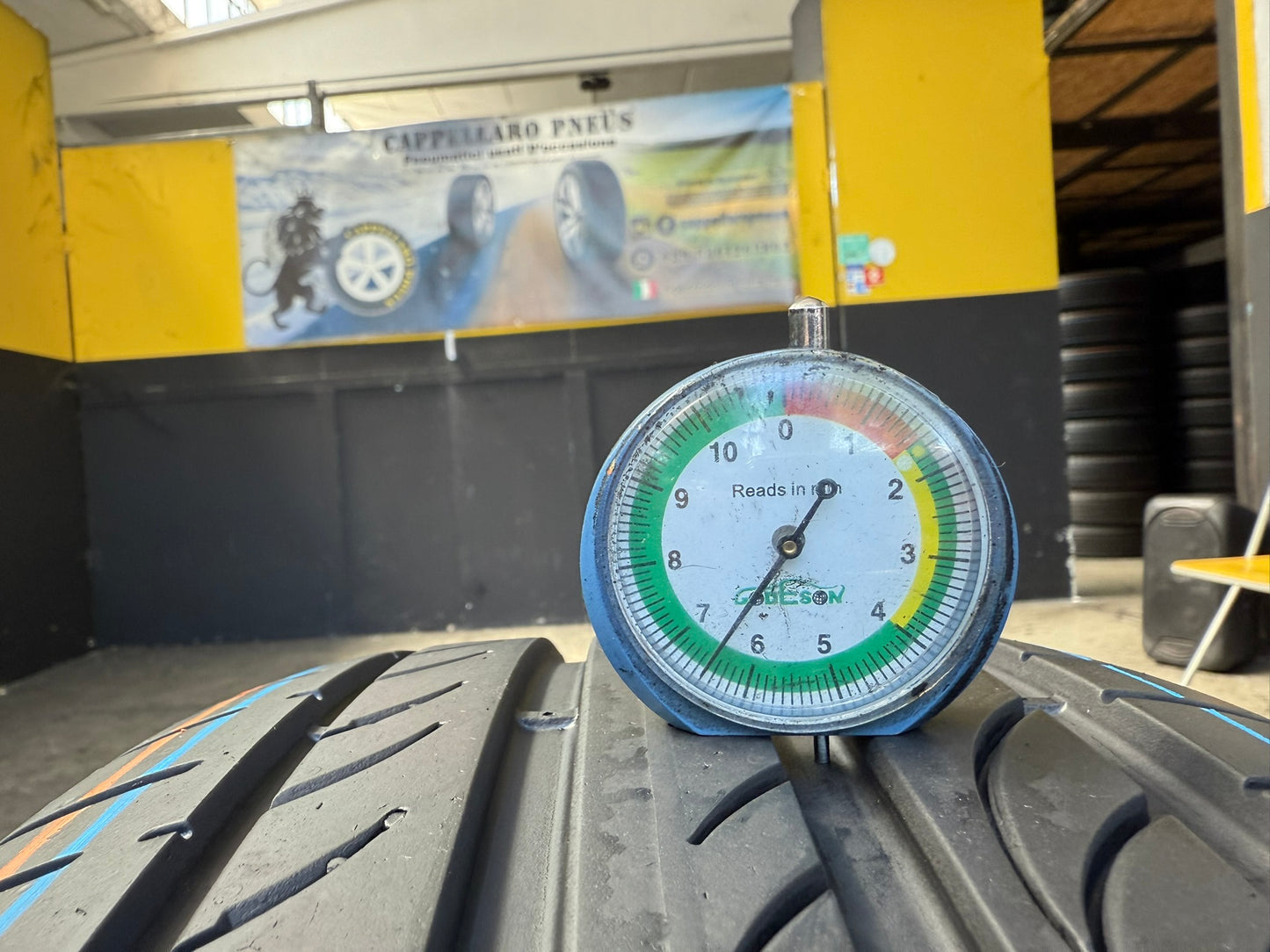 Usato: 2 Gomme 215/55R17 98Y XL Pirelli Estivo 95% residui