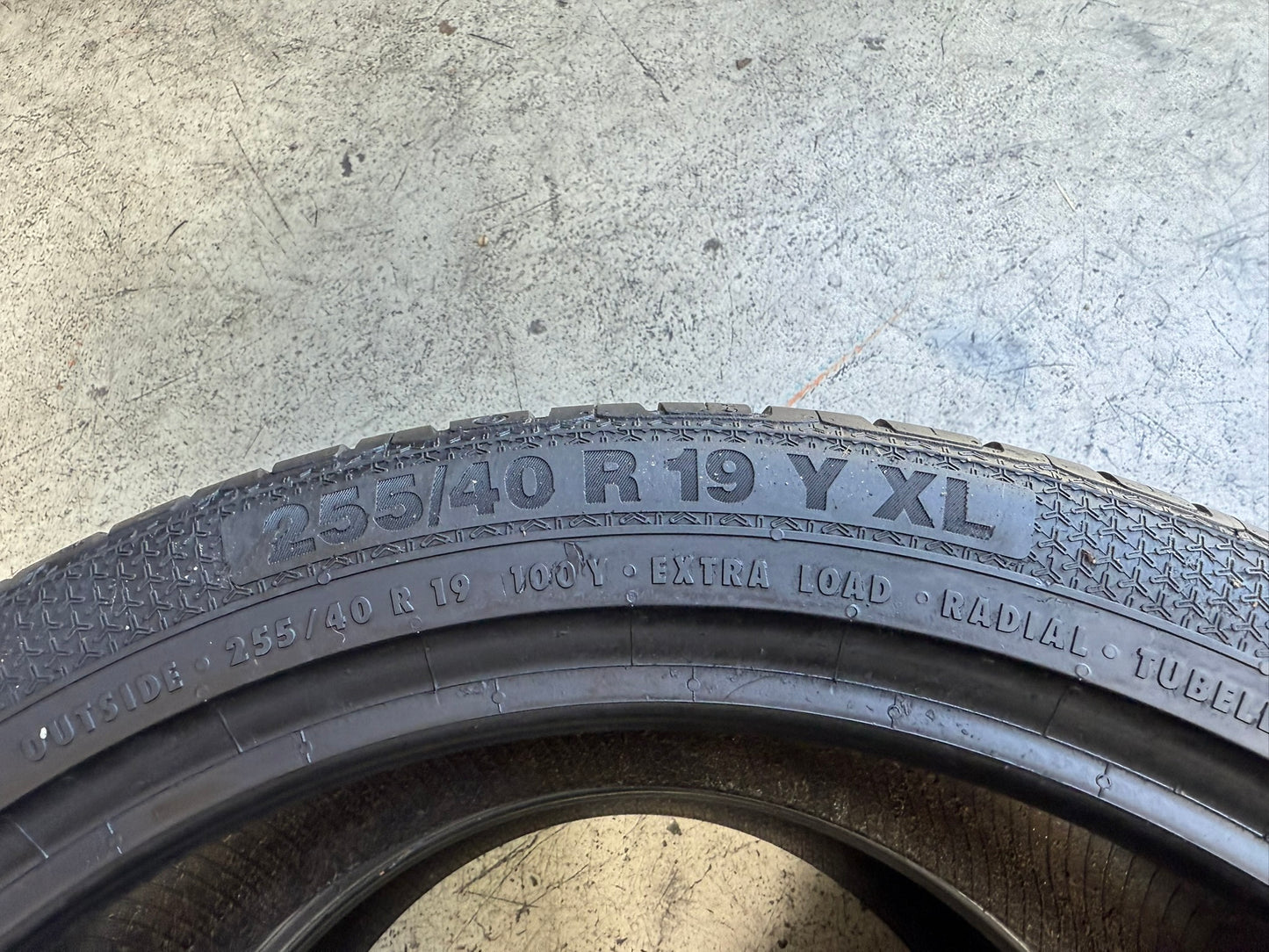 Usato: 2 Gomme 255/40R19 100Y XL Barum Estivo 95% residui