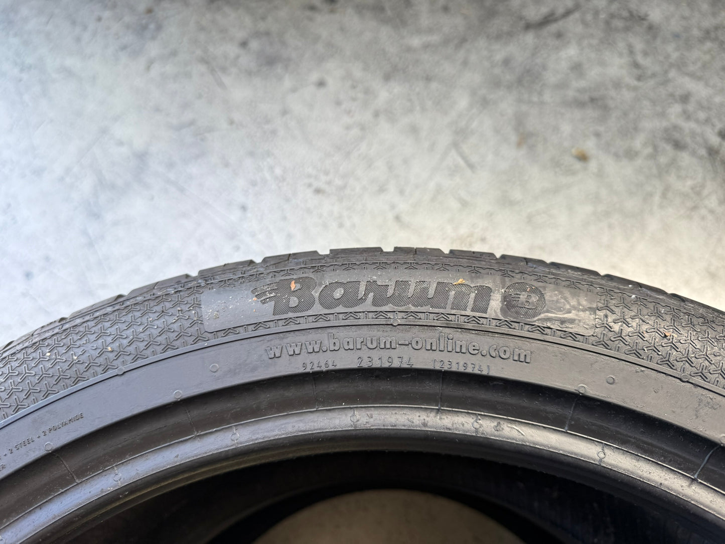 Usato: 2 Gomme 255/40R19 100Y XL Barum Estivo 95% residui