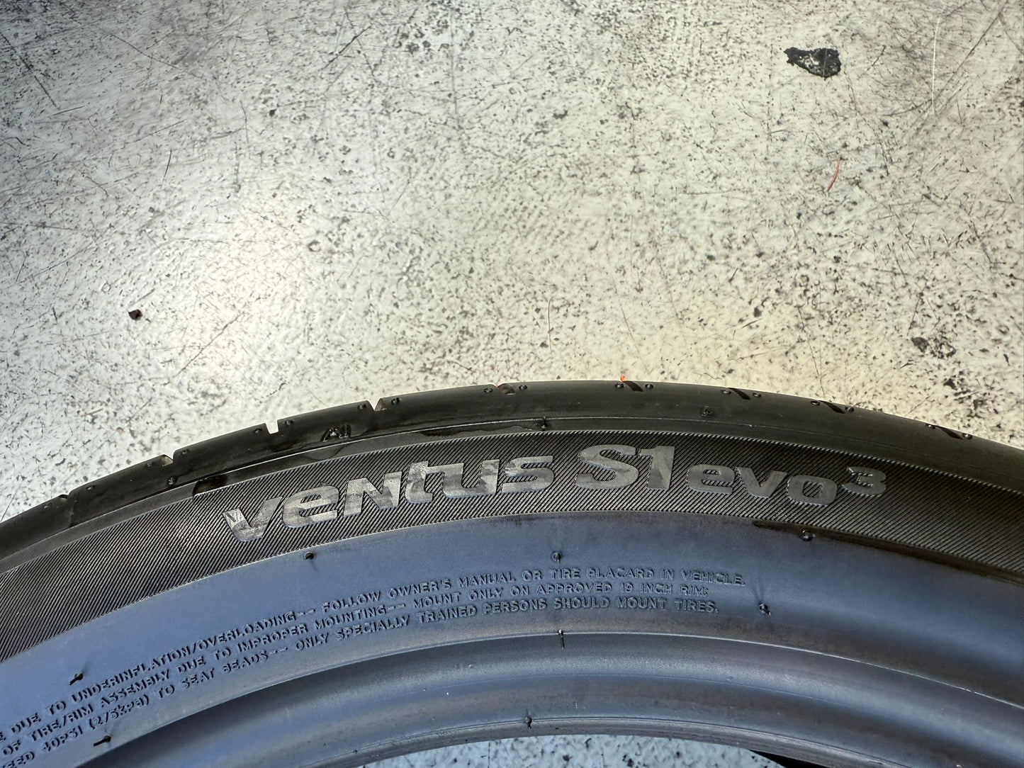Usato: 1 Gomma 225/45R19 96W XL Hankook Estivo 100% residui