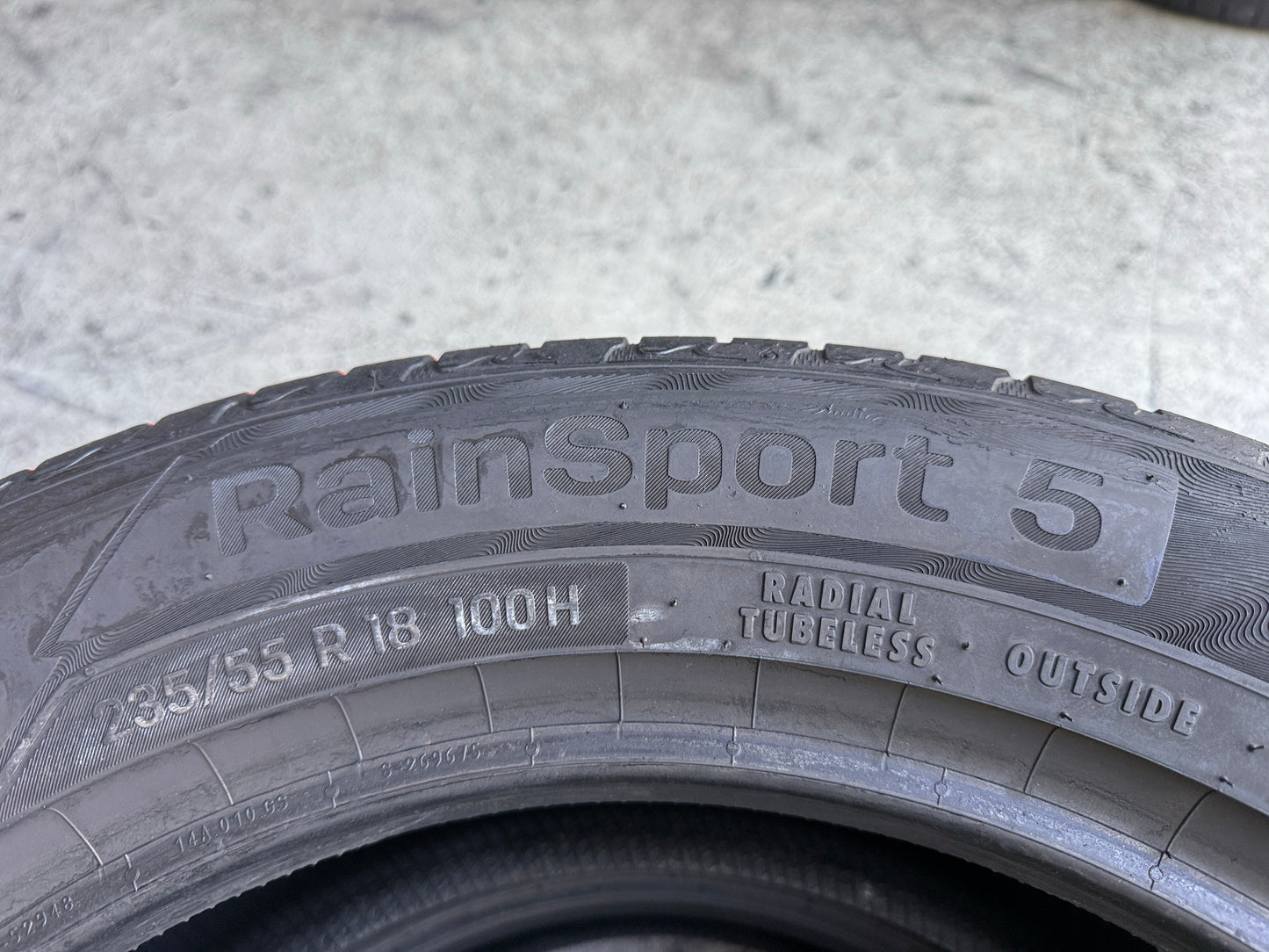 Usato: 2 Pneumatici Uniroyal RainSport 5 235/55R18 100H Estivi 85% residui
