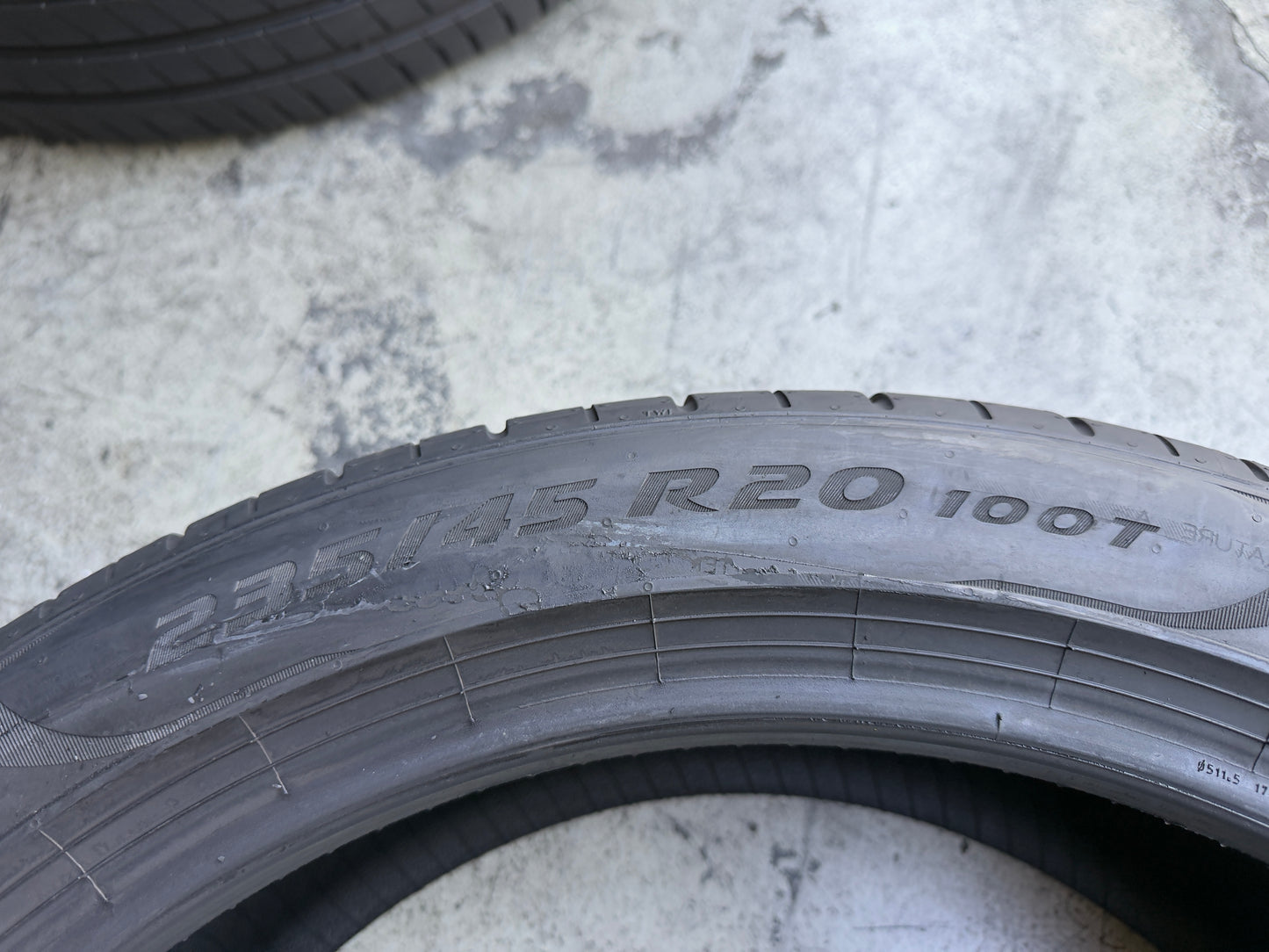 Usato: 4 Pneumatici Pirelli P Zero MO ELECT 235/45R20 100T XL Estivi 90% residui