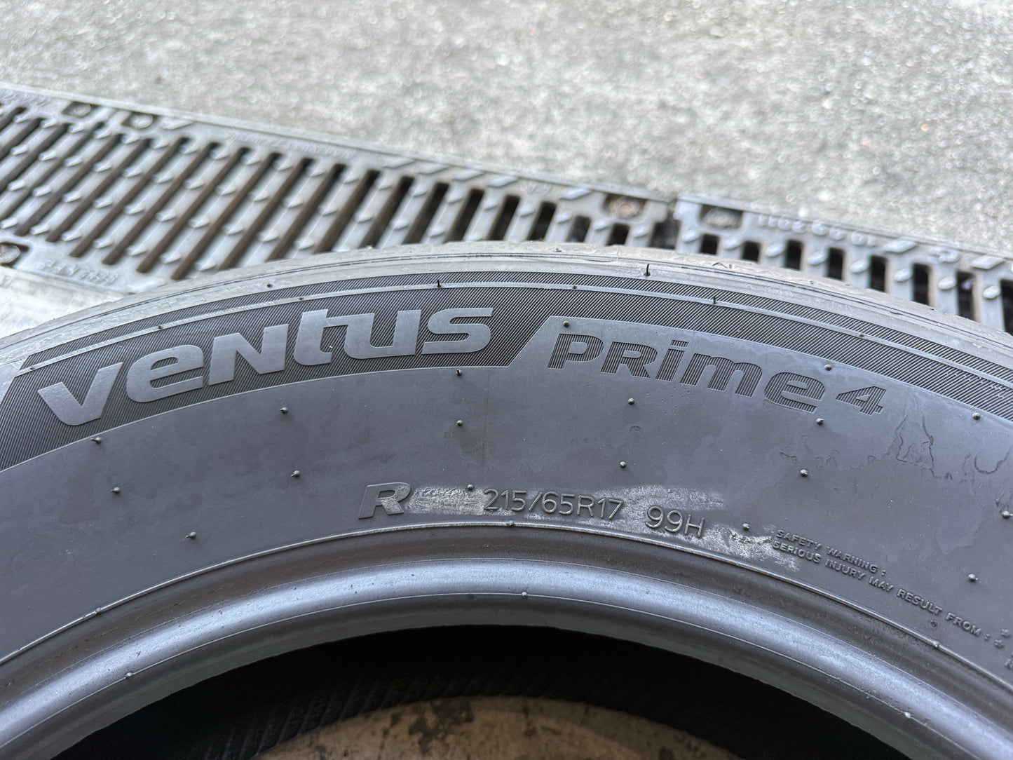Usato: 4 Pneumatici Hankook Ventus Prime 4 215/65R17 99H Estivi 85% residui