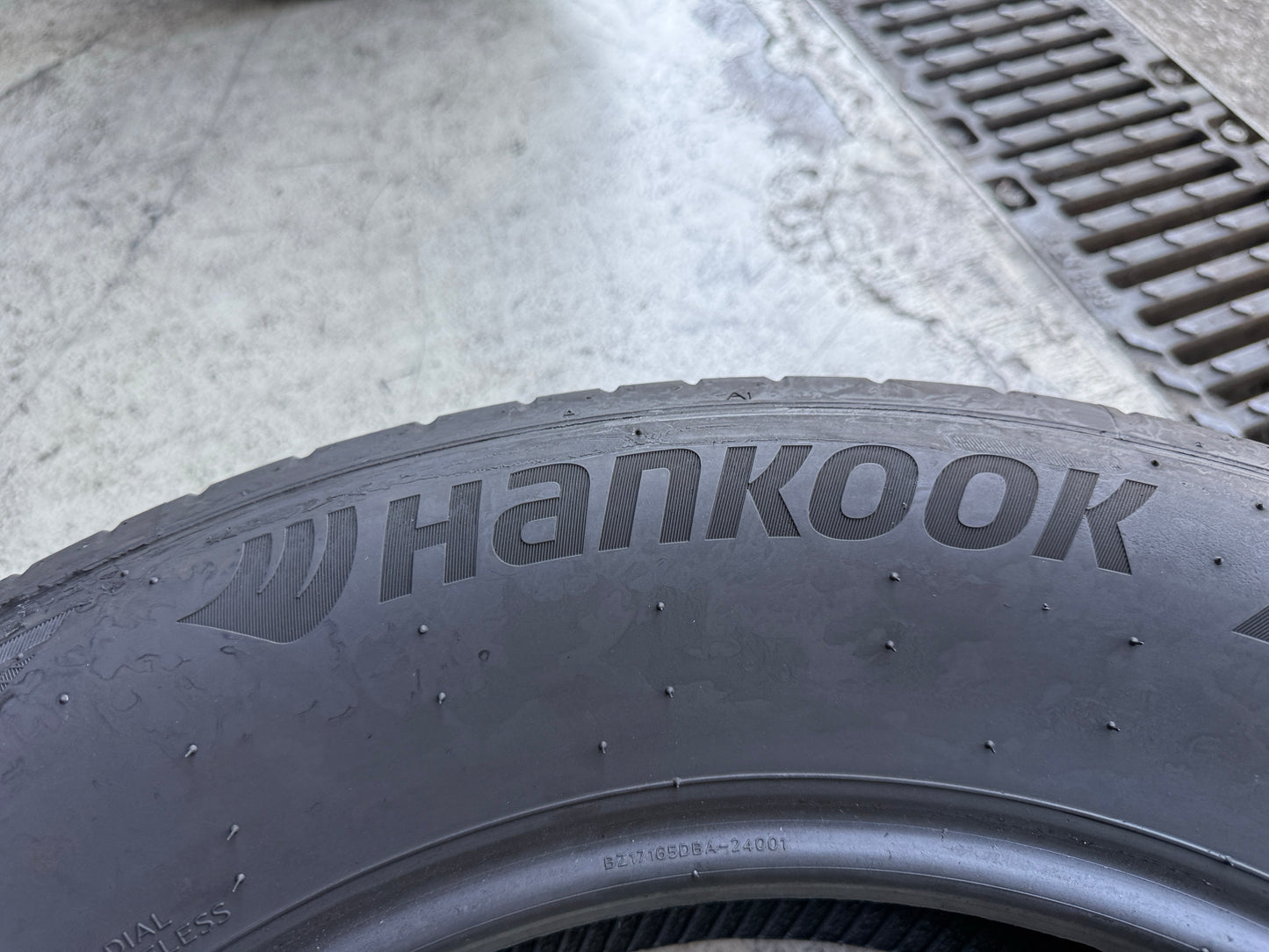 Usato: 4 Pneumatici Hankook Ventus Prime 4 215/65R17 99H Estivi 85% residui