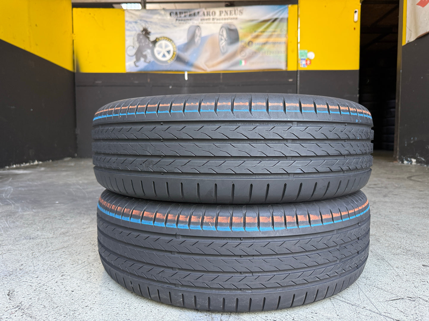 Usato: 2 Pneumatici Continental EcoContact 6 Q 215/65R17 99H Estivi 90% residui
