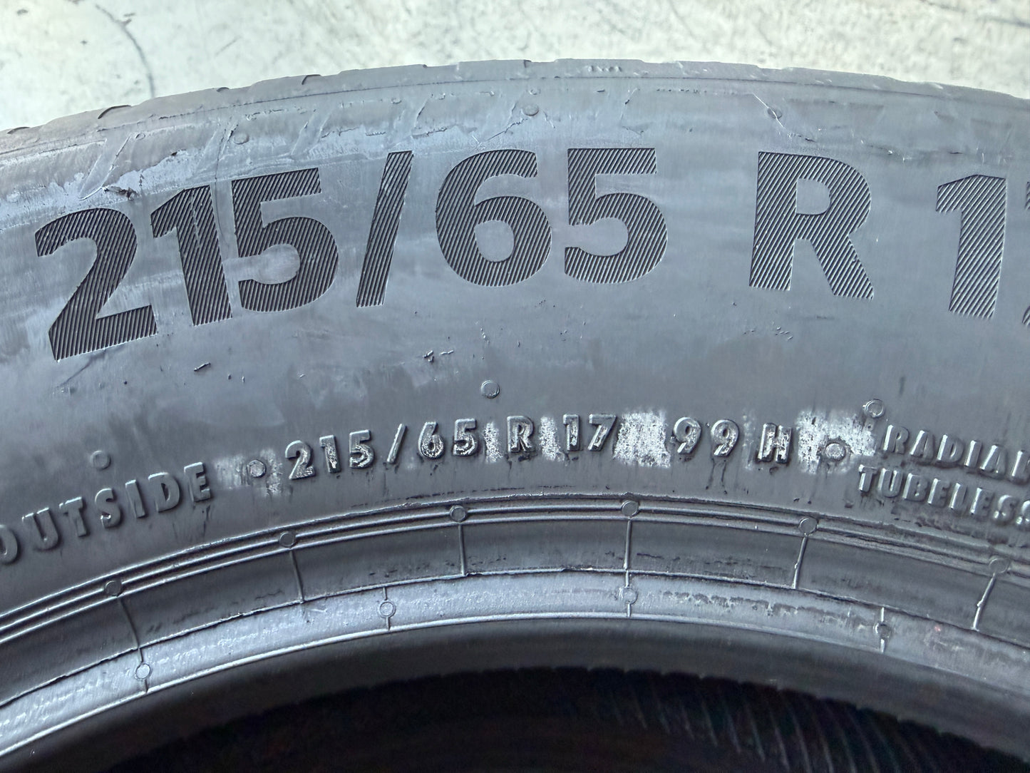Usato: 2 Pneumatici Continental EcoContact 6 Q 215/65R17 99H Estivi 90% residui