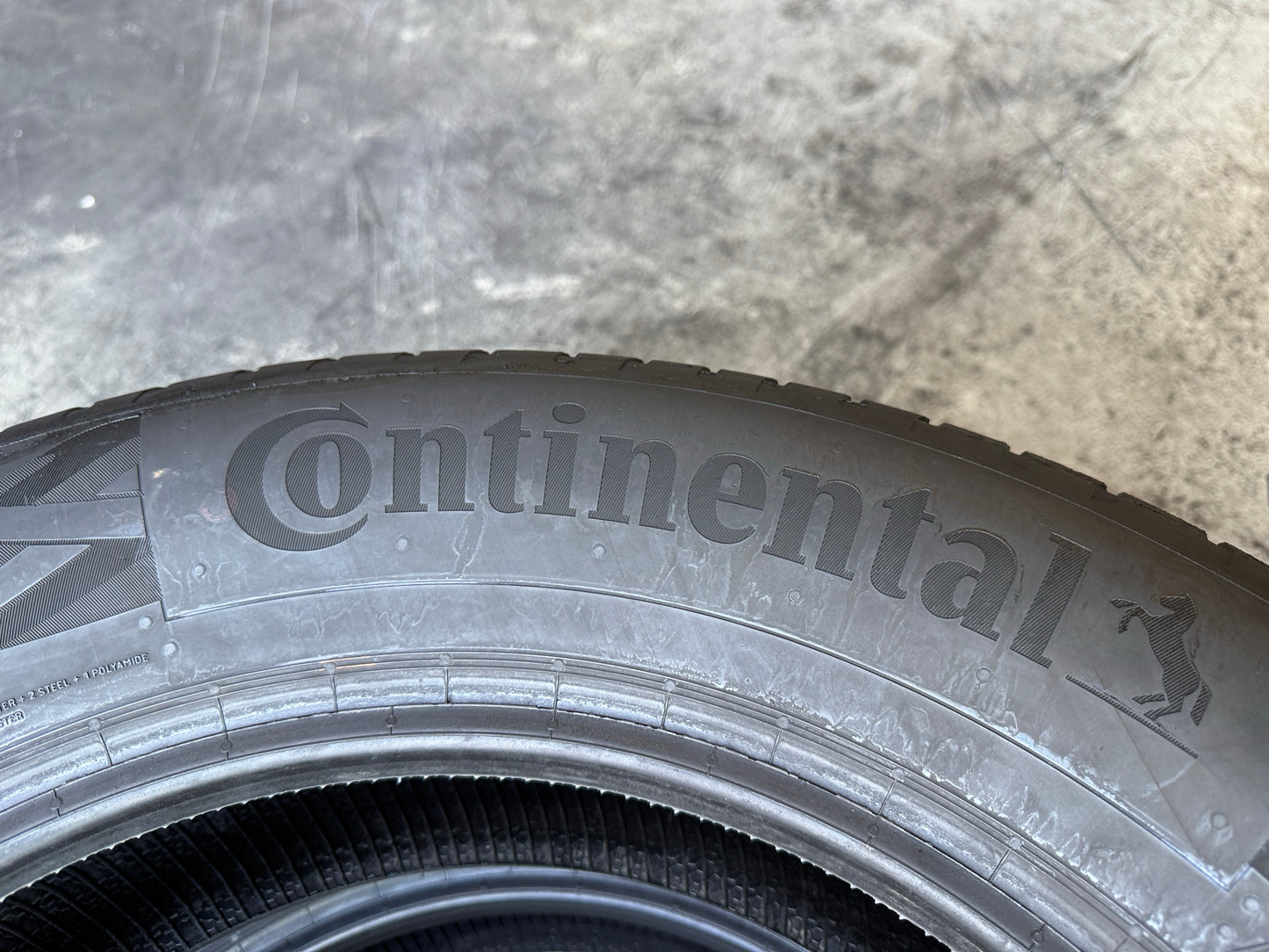 Usato: 2 Pneumatici Continental EcoContact 6 Q 215/65R17 99H Estivi 90% residui