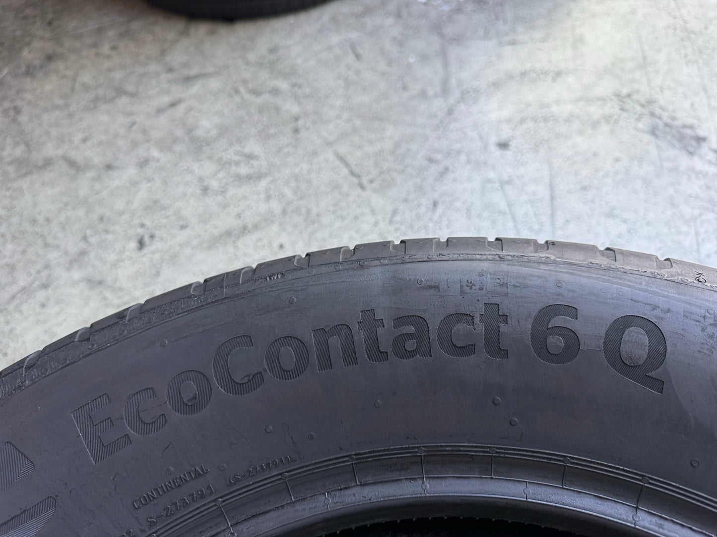 Usato: 2 Pneumatici Continental EcoContact 6 Q 215/65R17 99H Estivi 90% residui