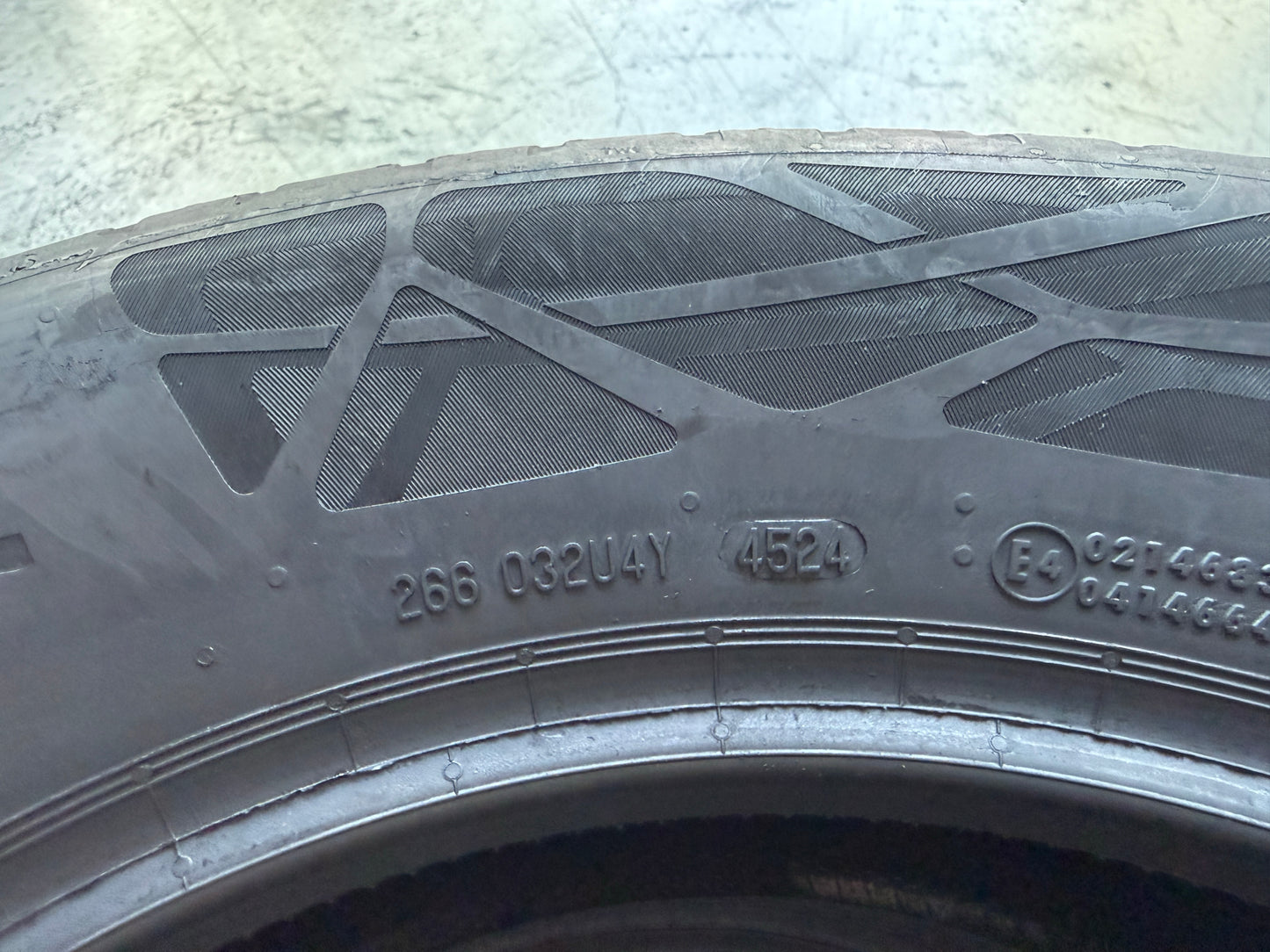 Usato: 2 Pneumatici Continental EcoContact 6 Q 215/65R17 99H Estivi 90% residui