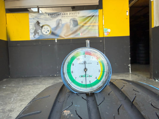 Usato: 2 Pneumatici Continental EcoContact 6 Q 215/65R17 99H Estivi 90% residui