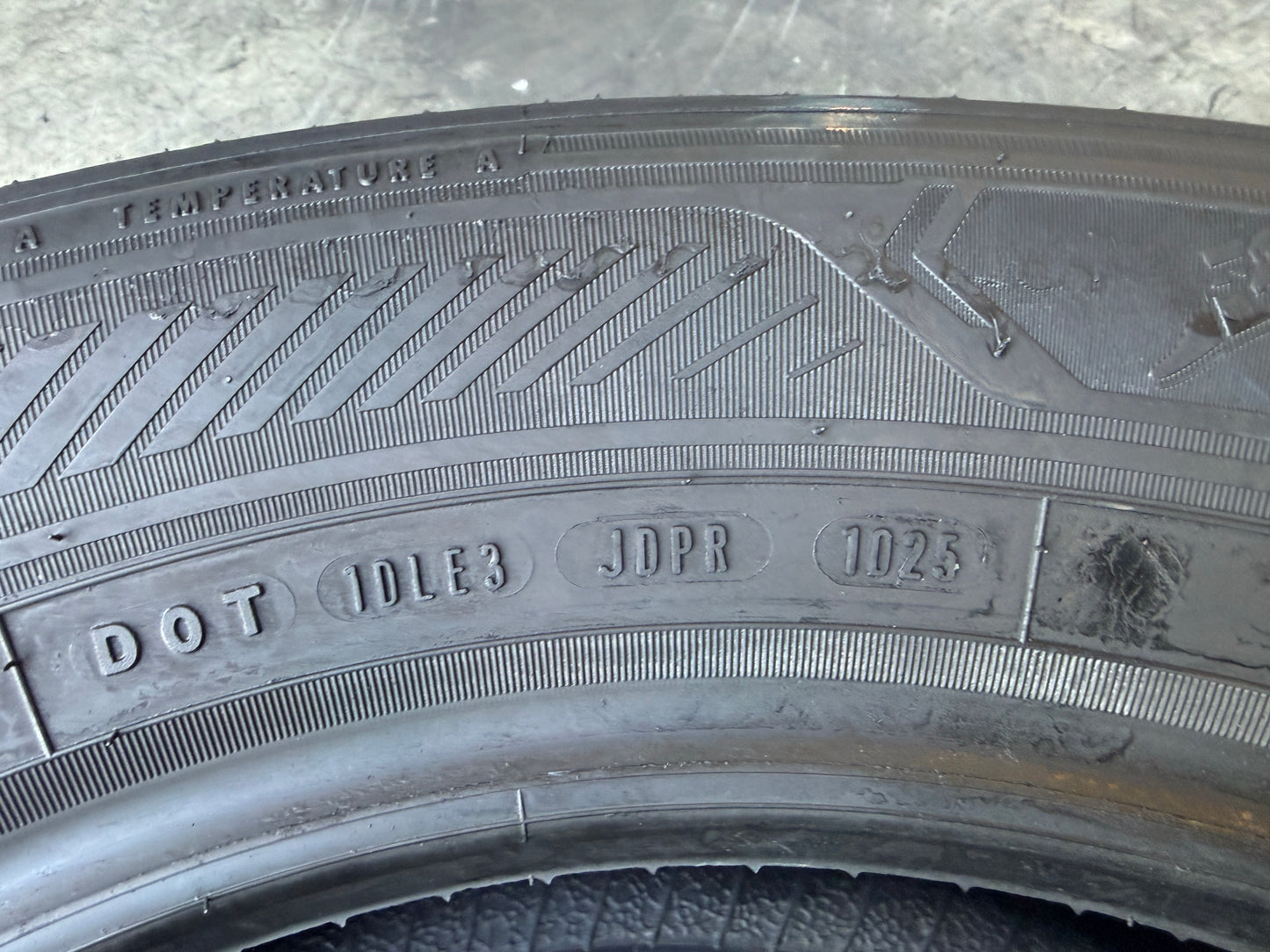 Usato: 2 Pneumatici Goodyear EfficientGrip 2 SUV 215/65R17 103V XL Estivi 95% residui DOT 2025
