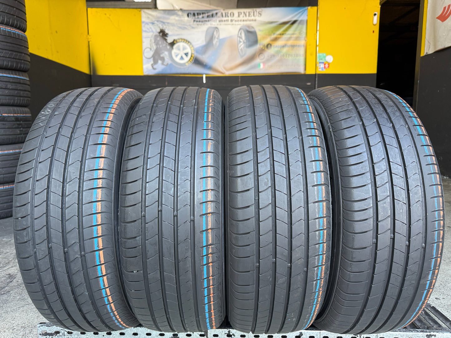Usato: 4 Pneumatici Kumho Ecsta HS51 215/60R17 96H Estivi 90% residui
