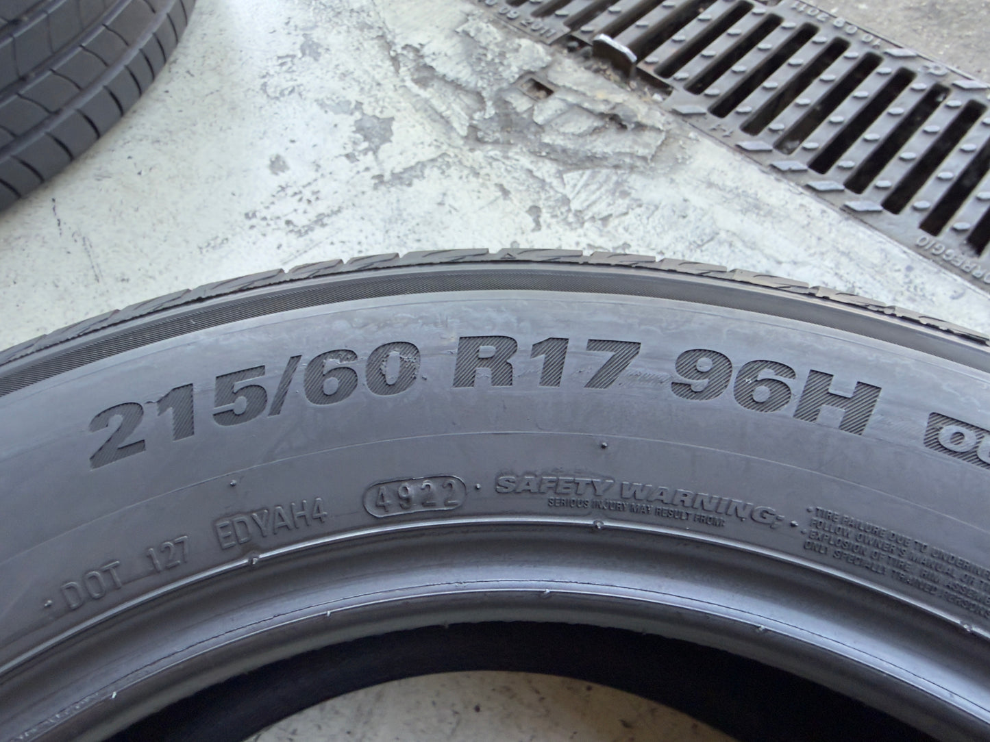 Usato: 4 Pneumatici Kumho Ecsta HS51 215/60R17 96H Estivi 90% residui