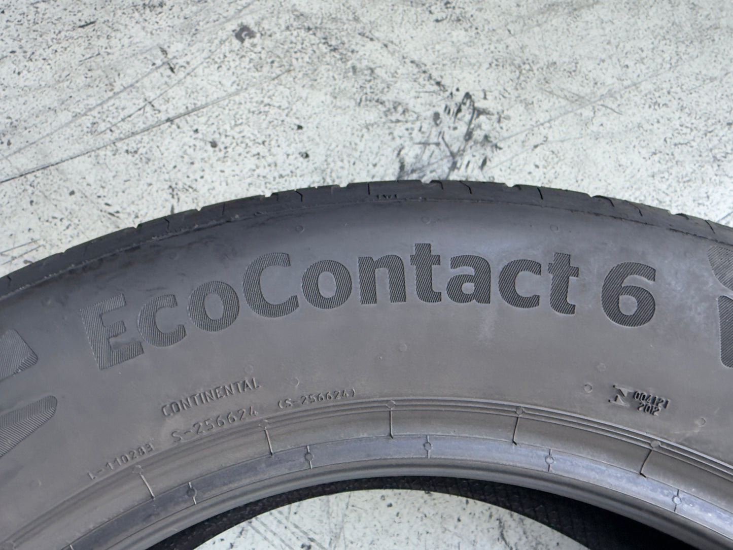 Usato: 4 Pneumatici Continental EcoContact 6 215/60R17 96H Estivi 85% residui