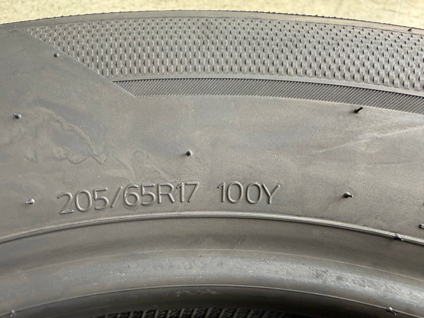 Usato: 2 Pneumatici Hankook Ventus S1 evo3 205/65R17 100Y XL Estivi 85% residui