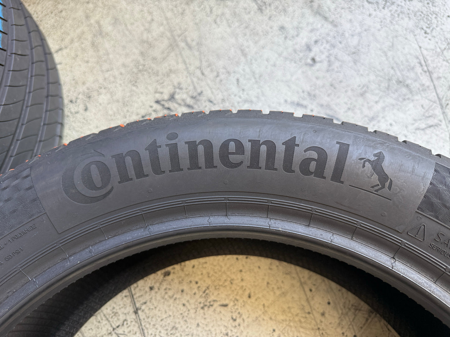Usato: 2 Pneumatici Continental AllSeasonContact 2 205/55R17 95V XL 4 Stagioni 90% residui
