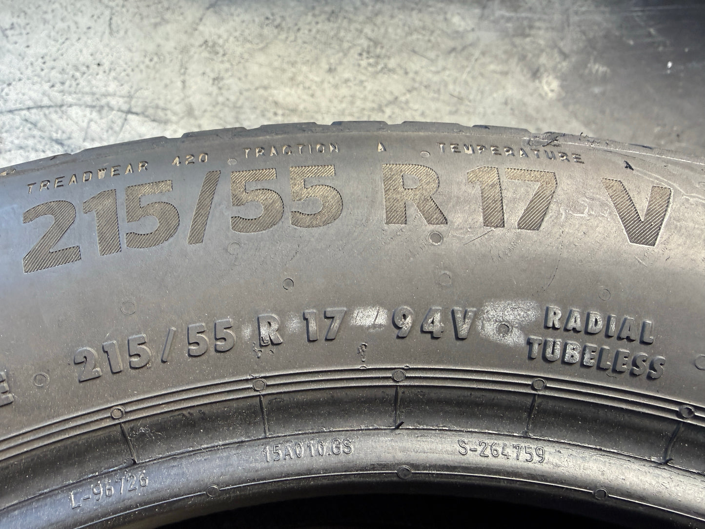 Usato: 2 Pneumatici Continental EcoContact 6Q 215/55R17 94V Estivi 90% residui