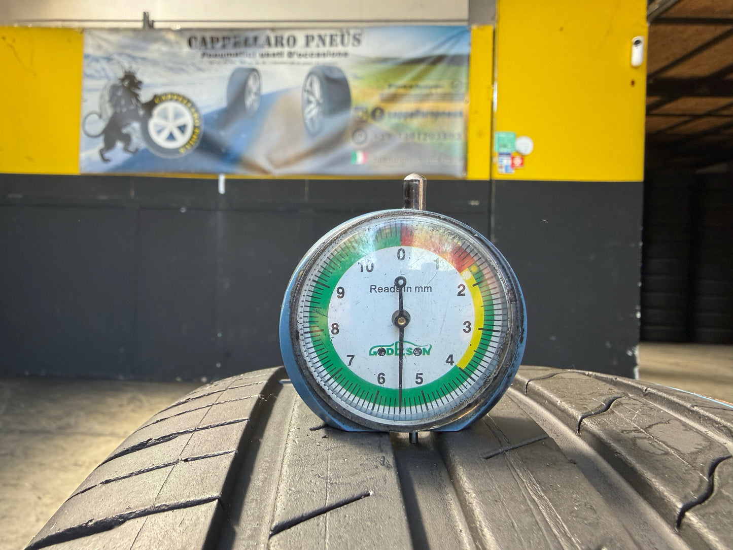 Usato: 2 Pneumatici Goodyear EfficientGrip Performance 2 215/55R17 98W XL Estivi 85% residui