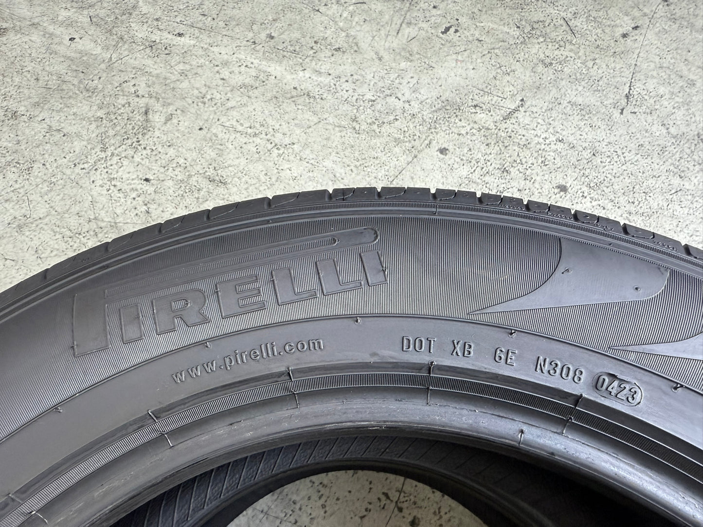 Usato: 2 Gomme 225/65R17 102H Pirelli Estive 80% residui