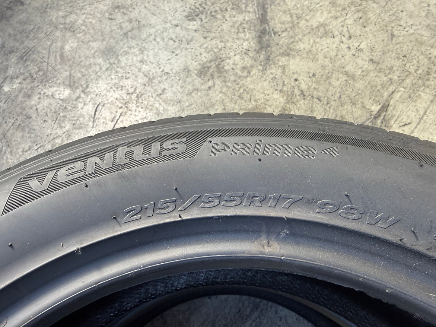 Usato: 2 Pneumatici Hankook Ventus Prime 4 215/55R17 98W XL Estivi 85% residui