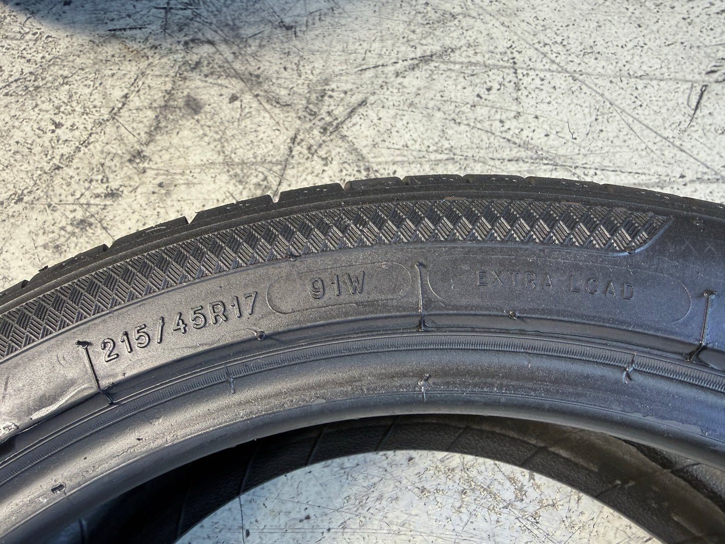 Usato: 4 Pneumatici Kleber Dynaxer UHP 215/45R17 91W XL Estivi 90% residui