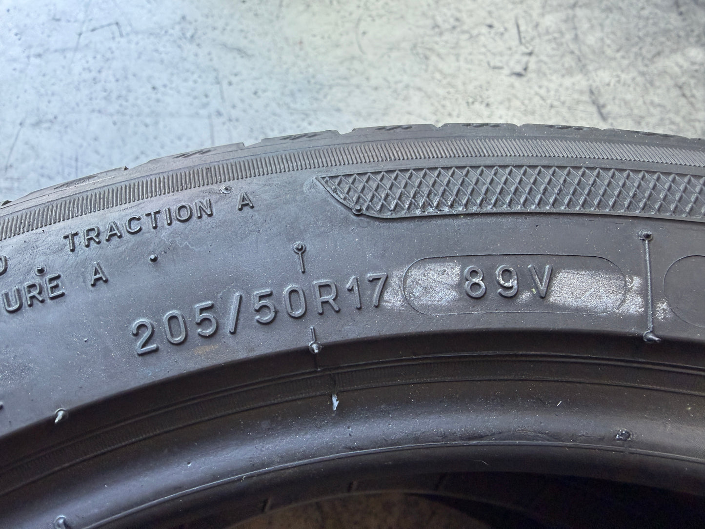 Usato: 2 Pneumatici Kleber Dynaxer HP4 205/50R17 89V Estivi 85% residui