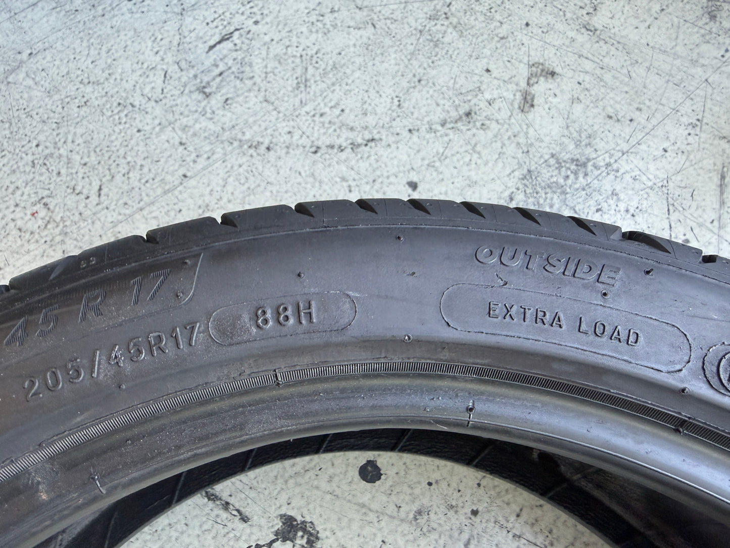 Usato: 4 Pneumatici Michelin Primacy 4 205/45R17 88H XL Estivi 85% residui DOT 2024