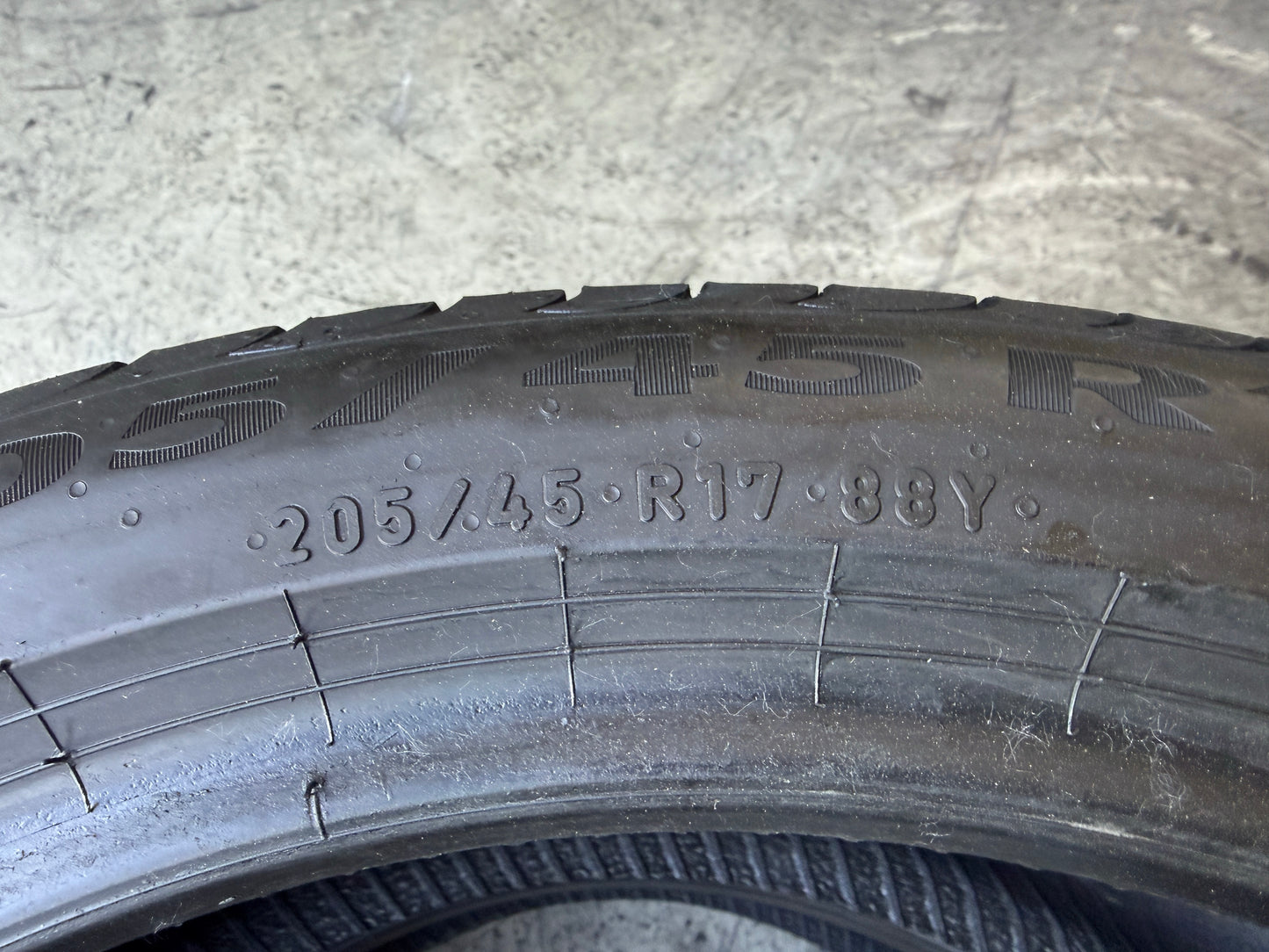 Usato: 2 Pneumatici Pirelli Powergy 205/45R17 88Y XL Estivi 90% residui DOT Fine 2024