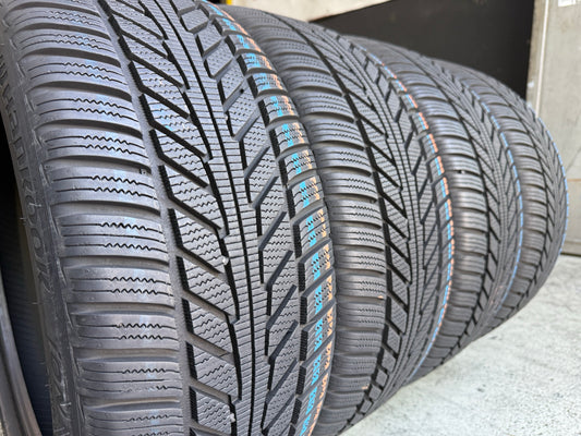 Usato: 4 Pneumatici Hankook i*cept TO EV SoundAbsorber 235/45R18 98V XL Invernali 99% residui DOT 2025