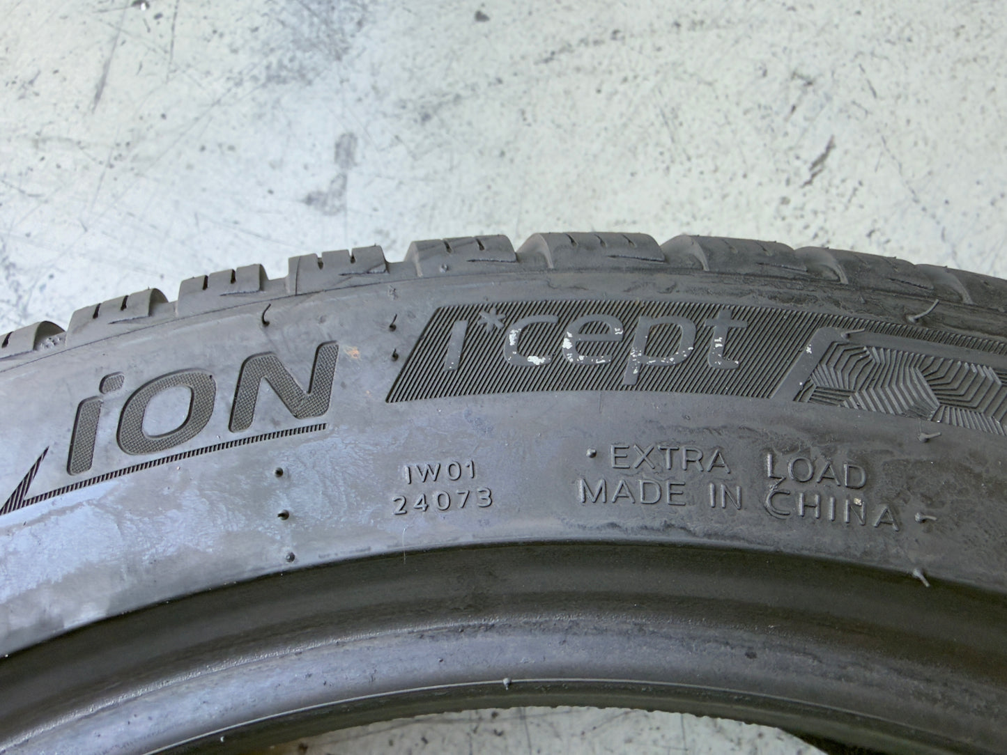 Usato: 4 Pneumatici Hankook i*cept TO EV SoundAbsorber 235/45R18 98V XL Invernali 99% residui DOT 2025