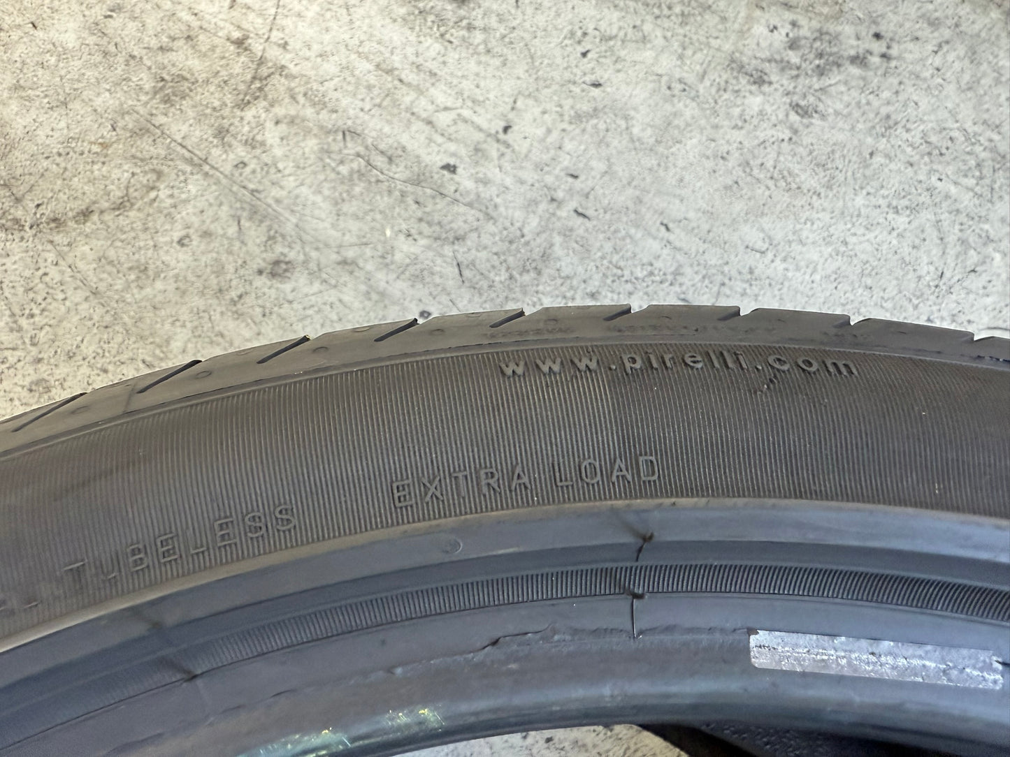 Usato: 2 Gomme 265/35R20 99Y XL Pirelli Estive 85% residui