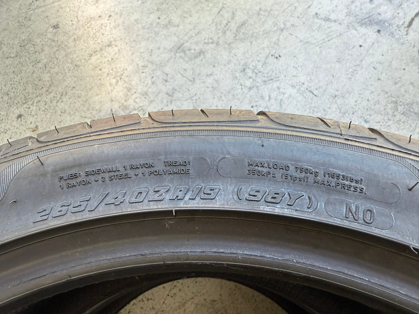 Usato: 2 Gomme 265/40R19 98Y Goodyear Estive 90% residui