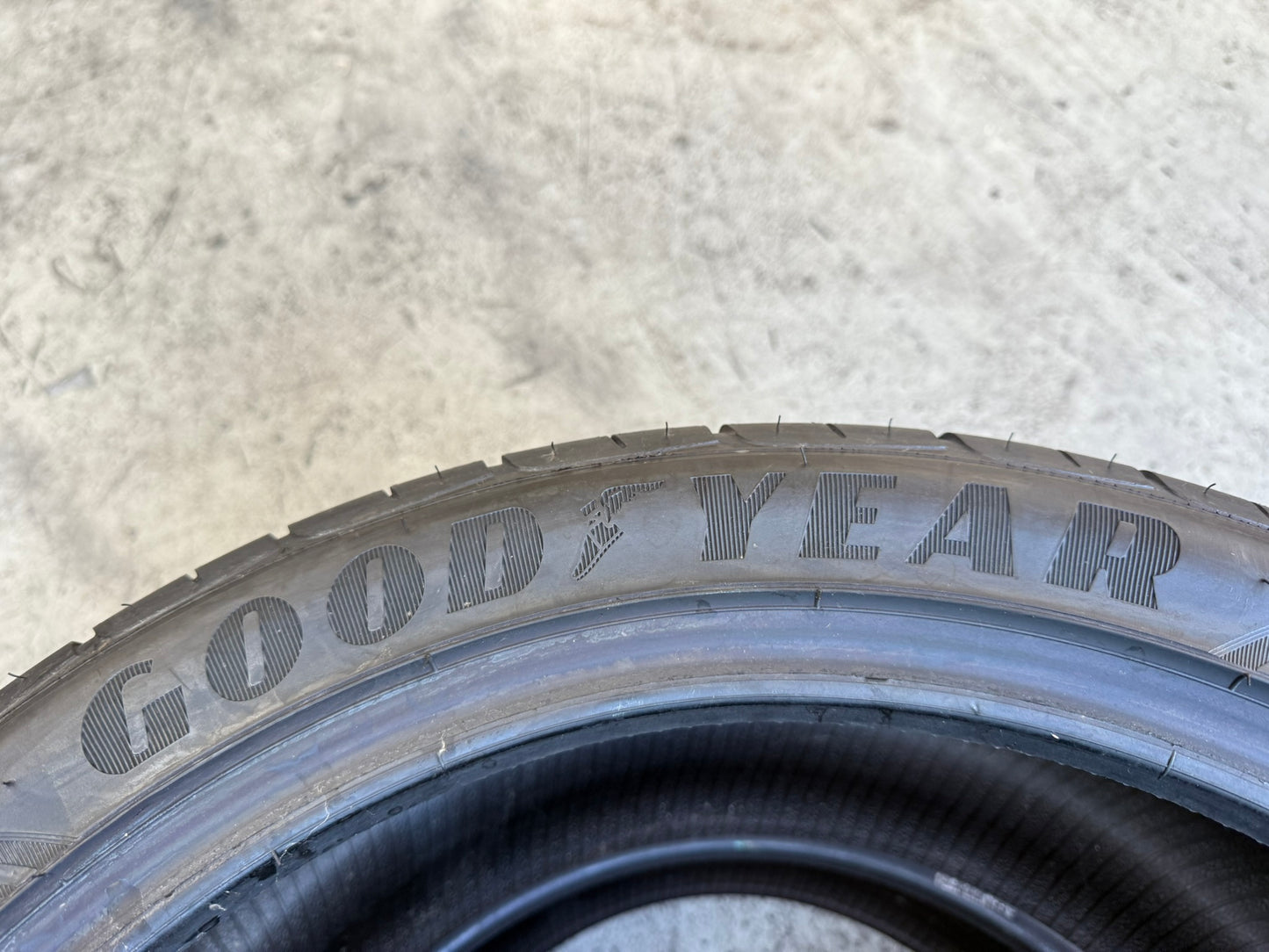 Usato: 2 Gomme 265/40R19 98Y Goodyear Estive 90% residui