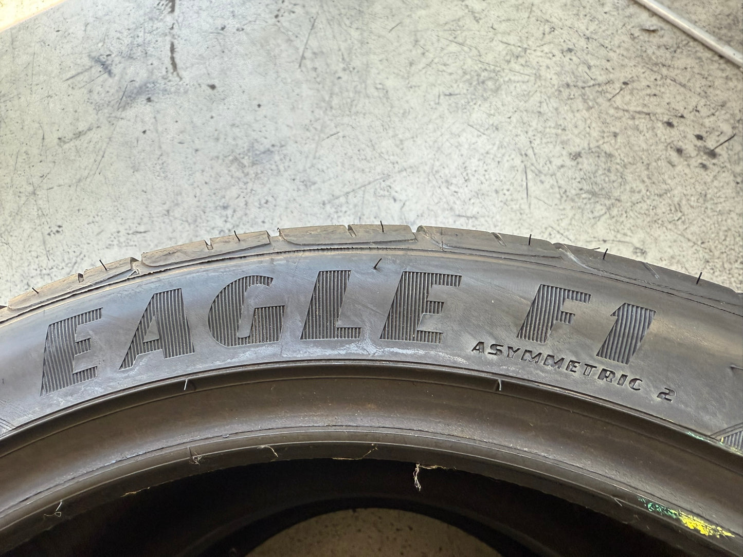 Usato: 2 Gomme 265/40R19 98Y Goodyear Estive 90% residui