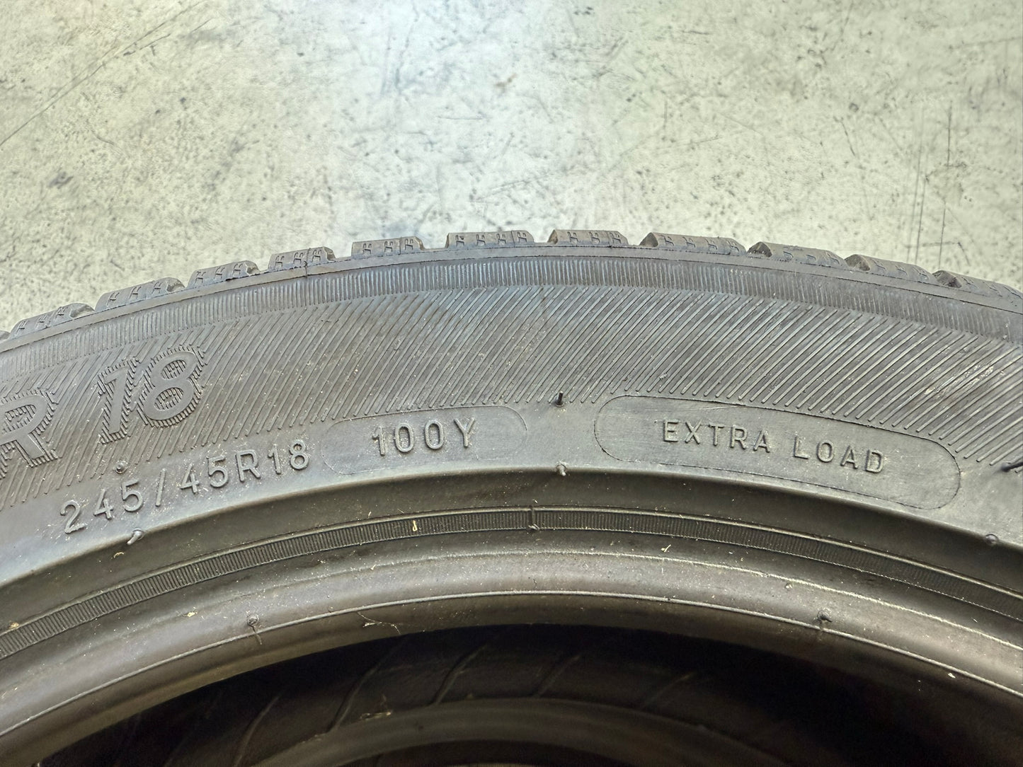 Usato: 2 Gomme 245/45R18 100Y XL Michelin 4 Stagioni 85% residui