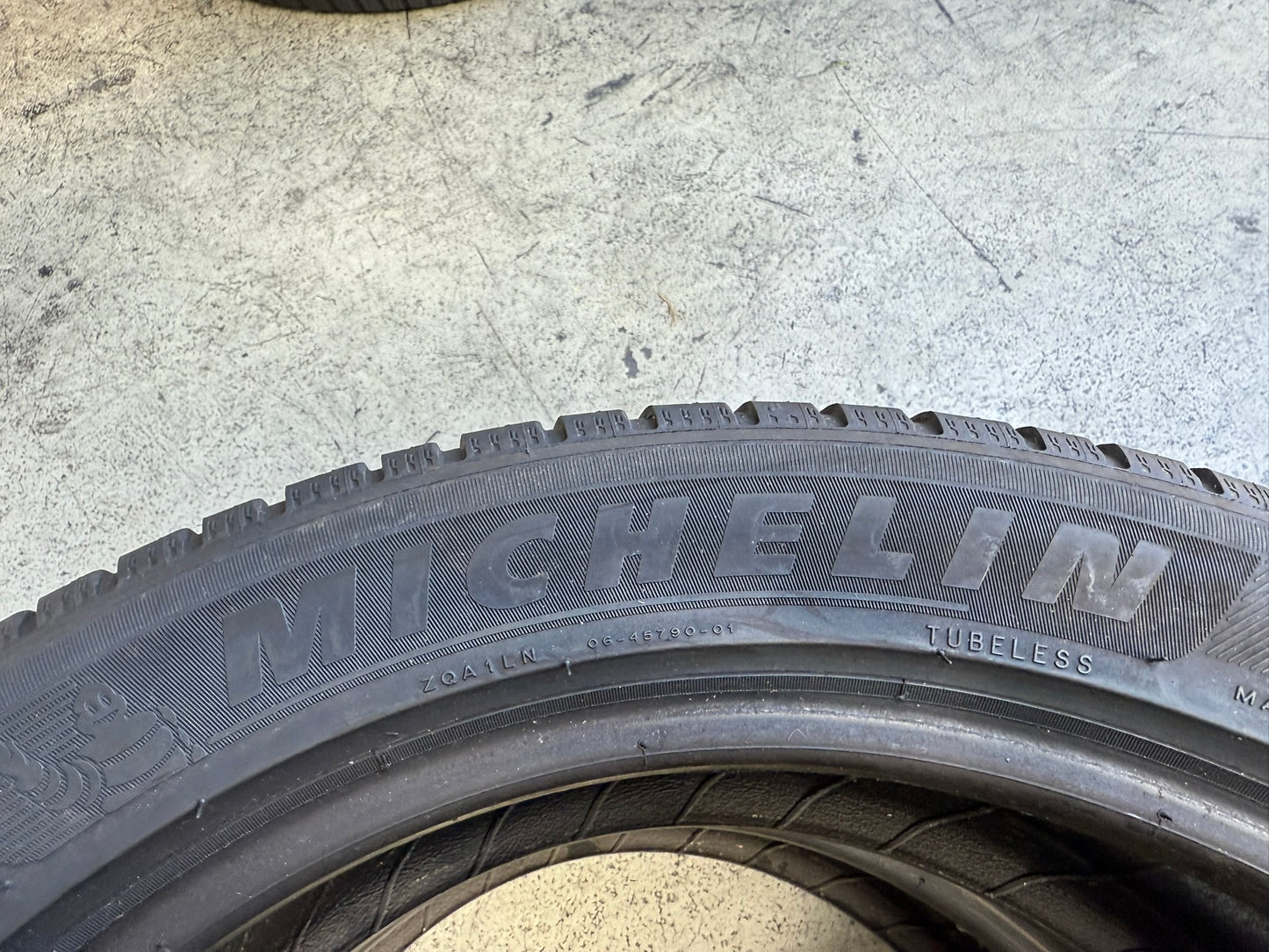 Usato: 2 Gomme 245/45R18 100Y XL Michelin 4 Stagioni 85% residui