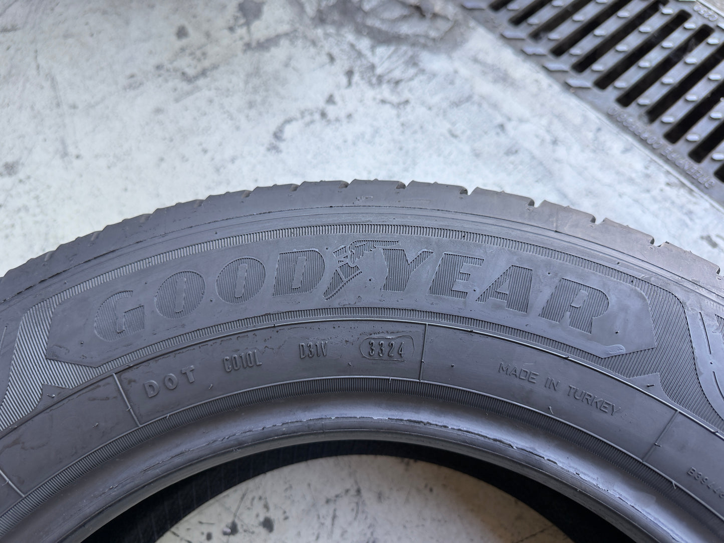 Usato: 4 Pneumatici Goodyear EfficientGrip Cargo 2 215/65R16C 109/107T Estivi 90% residui