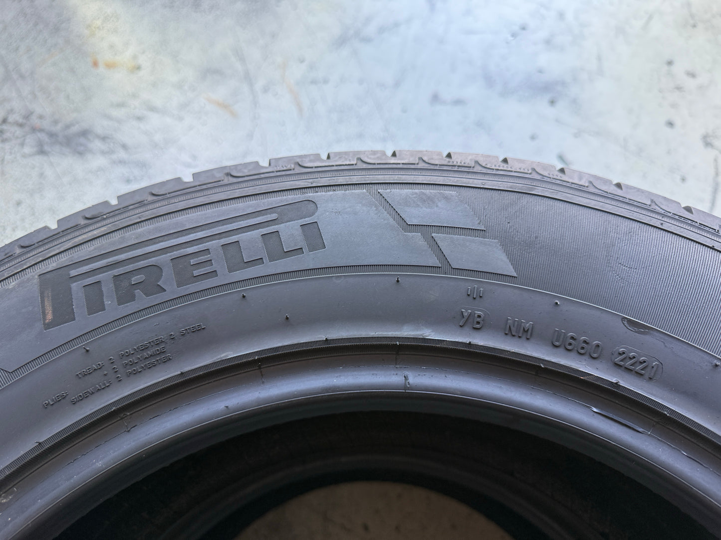 Usato: 2 Pneumatici Pirelli Carrier All Season 215/65R16C 109/107T 4 Stagioni 85% residui