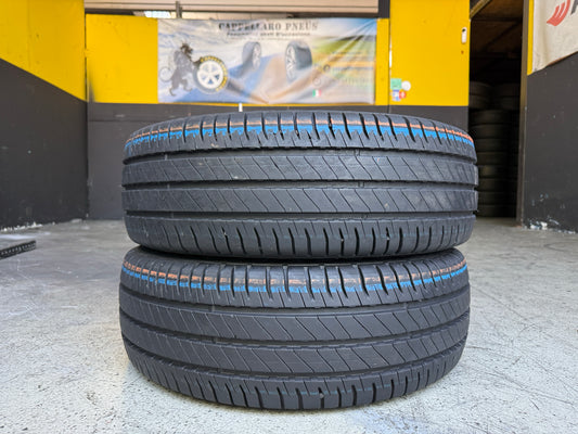 Usato: 2 Pneumatici Michelin Agilis 3 215/70R15C 109/107S Estivi 95% residui