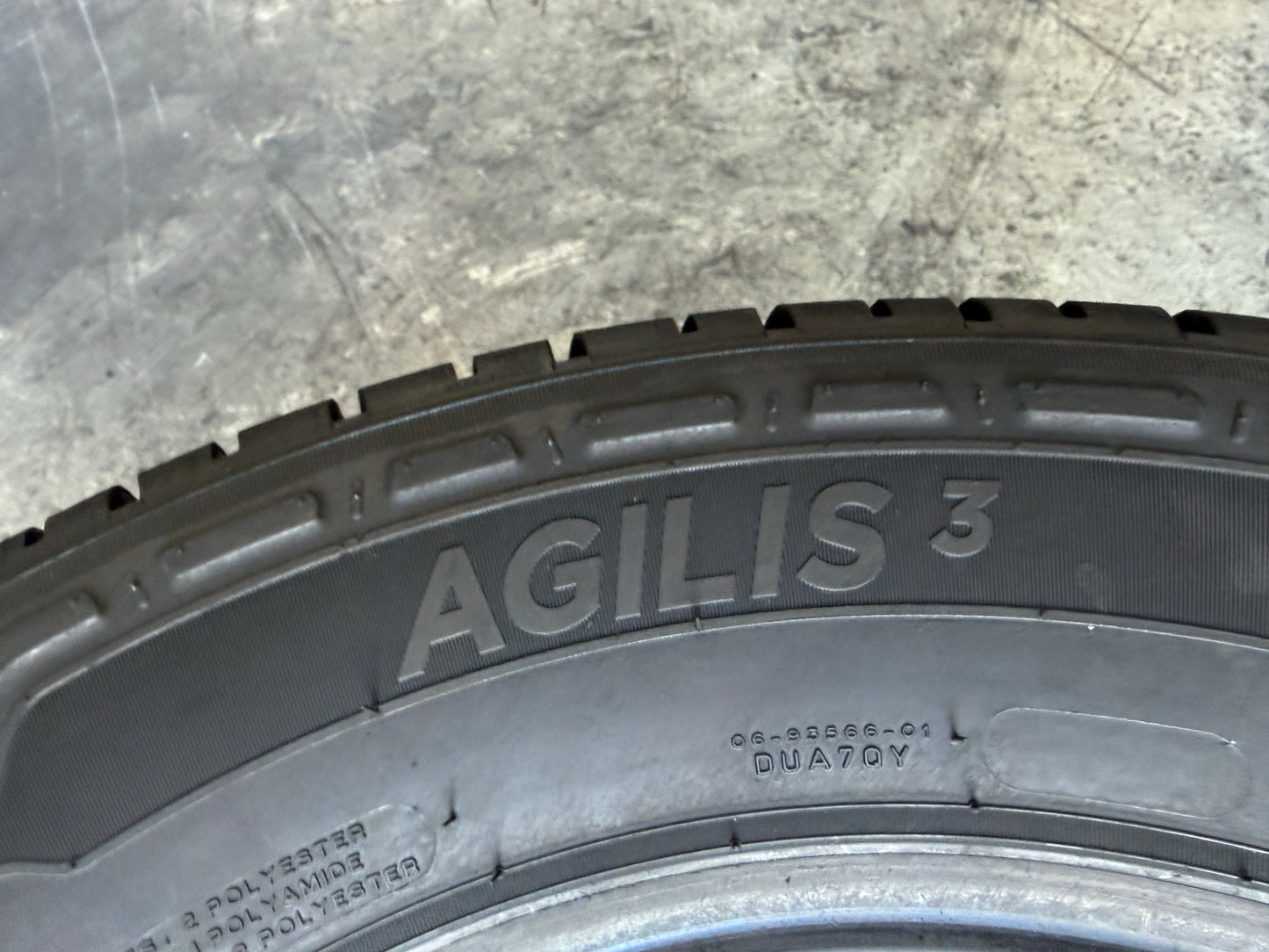 Usato: 2 Pneumatici Michelin Agilis 3 215/70R15C 109/107S Estivi 95% residui