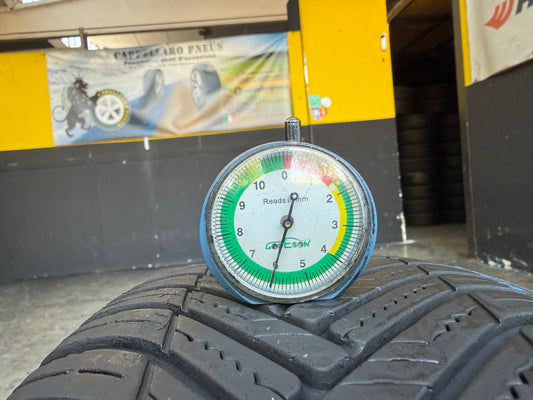 Usato: 2 Pneumatici Hankook Kinergy 4S² 215/65R16 102V XL 4 Stagioni 80% residui