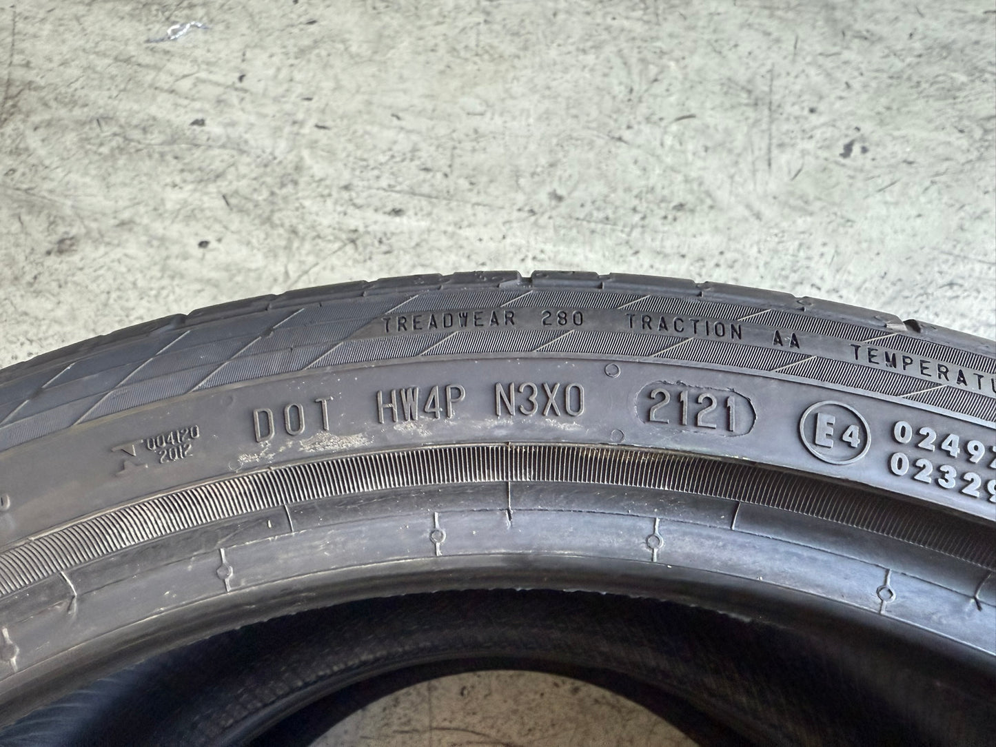 Usato: 2 Gomme 245/35R18 92Y XL Continental Estive 80% residui